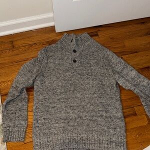 GAP Men's Gray Crewneck Sweater